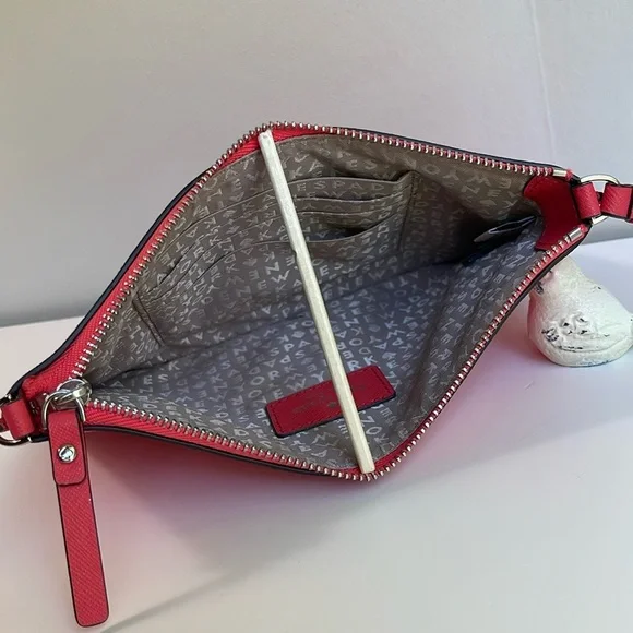 Kate Spade ♠️ Wristlet Handbag - Picture 5 of 10